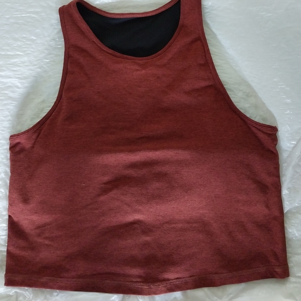 Vuori Elevation Plyo Tank in Burgundy